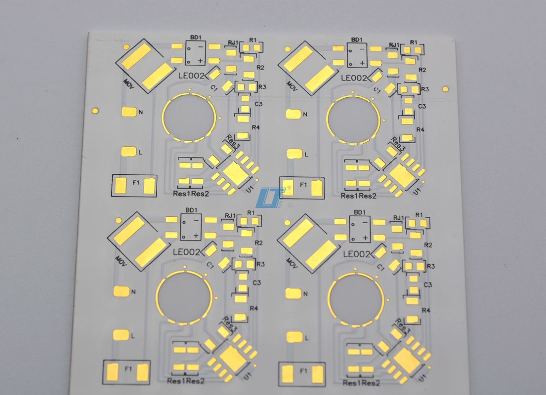 Dauerhafte Größe 2mm~200mm Keramik-PCB-Board AL2O3 ALN Schwarze Lötmaske