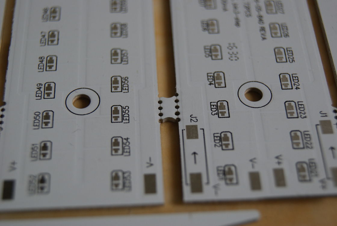 ISO 14001 2015 Zertifizierte Ventec PCB für höhere Leistung und Langlebigkeit