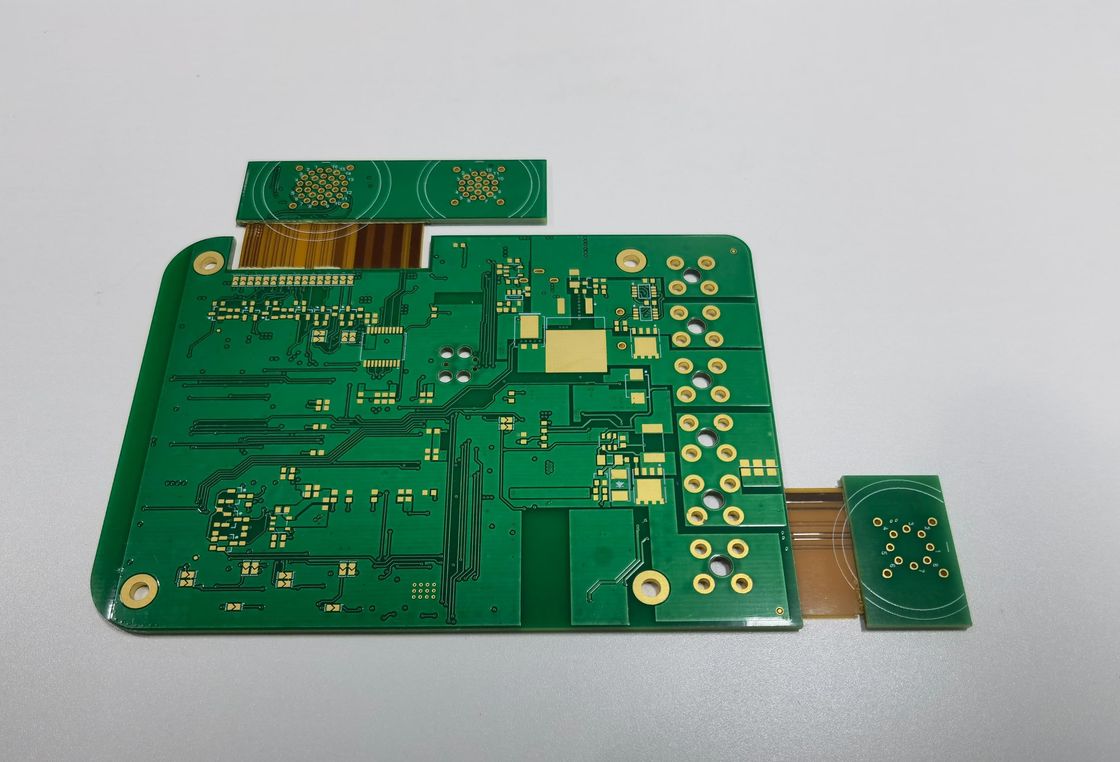 Zusammenbau von klappbaren, steifen und flexiblen Leiterplatten für elektronische Produkte