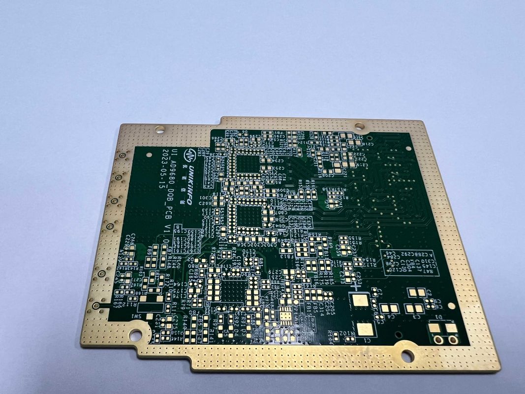 Hochpräzisions-HDI-PCB-Board mit Fehlausrichtung der Schichten /- 0,06 4L Min.